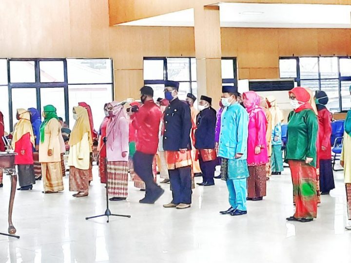 Bupati Belitung Melantik 59 Kepala TK, SD Dan SMP Di Lingkungan Pemerintah Kabupaten Belitung