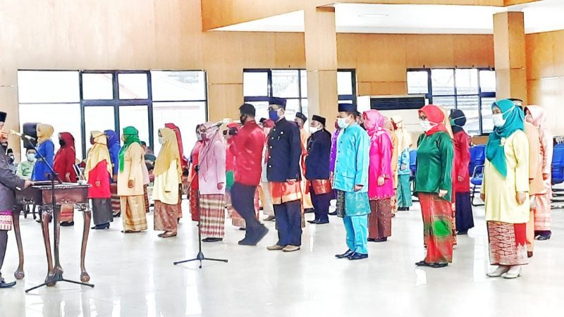 Bupati Belitung Melantik 59 Kepala TK, SD Dan SMP Di Lingkungan Pemerintah Kabupaten Belitung
